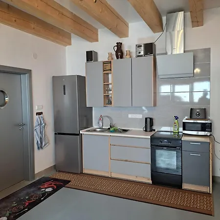 Garage Apartment *