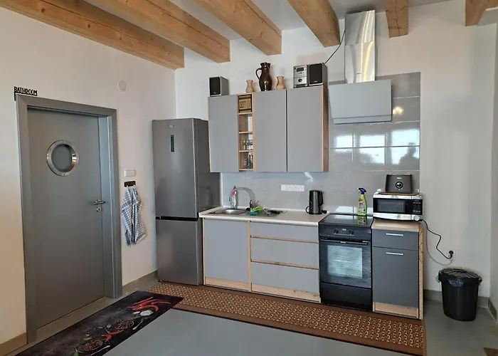 Garage Apartment *